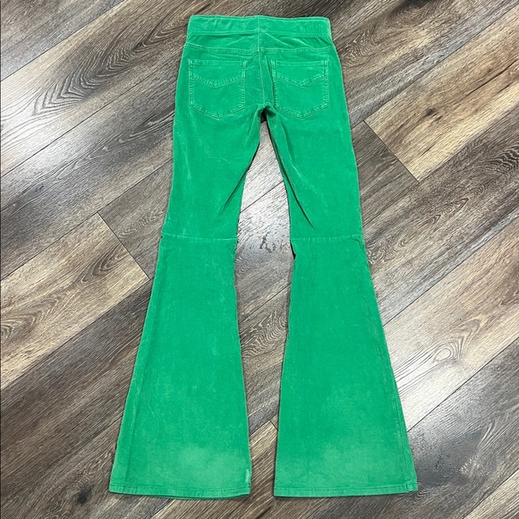 We The Free “Free People” Green Corduroy Flared Pull On Low Rise Pants 💚 - Picture 6 of 11